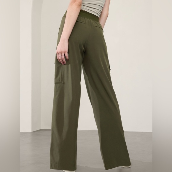 NWT Brooklyn Heights Aspen Olive Cargo Pant Size 10. - Picture 4 of 8